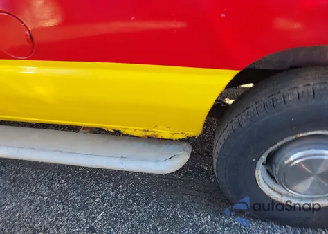 2006 Ford E-250 Commercial/Recreational из США, поврежденный, VIN 1FTNE24WX6DA76067